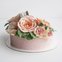 Муссовый торт с цветочной композицией